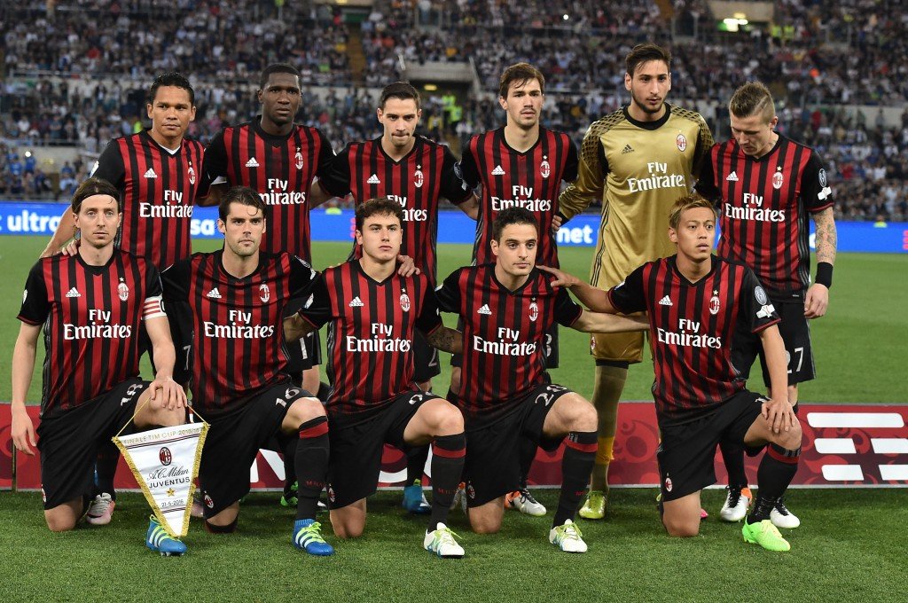 ROME, ITALY - MAY 21: Team of AC Milan prior the TIM Cup match between AC Milan and Juventus FC at Stadio Olimpico on May 21, 2016 in Rome, Italy. (Photo by Giuseppe Bellini/Getty Images)